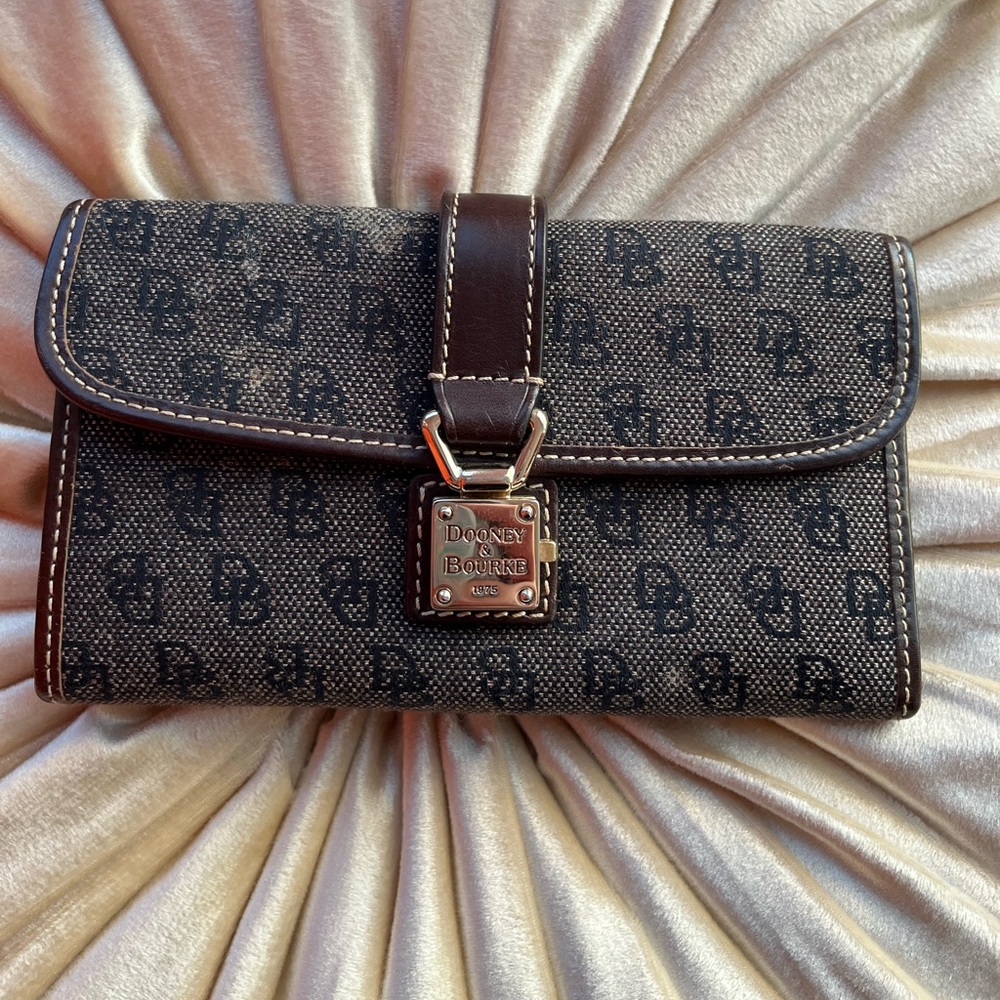 VTG Dooney & Bourke Signature Wallet
